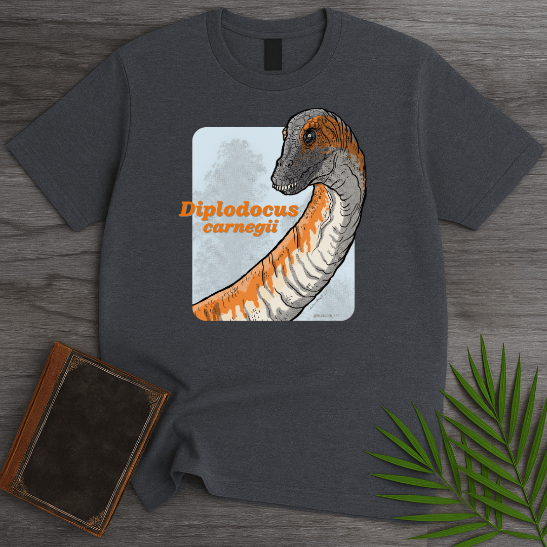 T-Shirt Dark Heather / S Diplodocus carnegii T-Shirt (palaeoden_art)