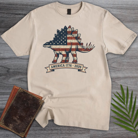 T-Shirt Sand / S Americas 250th Heritage Plate Stegosaurus T-Shirt