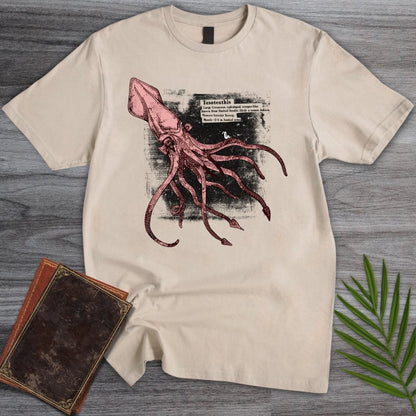 T-Shirt Sand / S Cretaceous Kraken Tusoteuthis T-Shirt (dunyaatay)