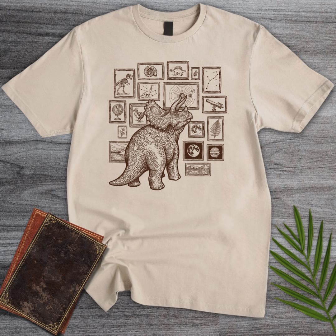 T-Shirt Sand / S Curious Triceratops Museum T-Shirt