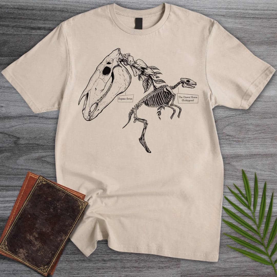 T-Shirt Sand / S Eohippus & Equus Ferus T-Shirt (farkas.art)