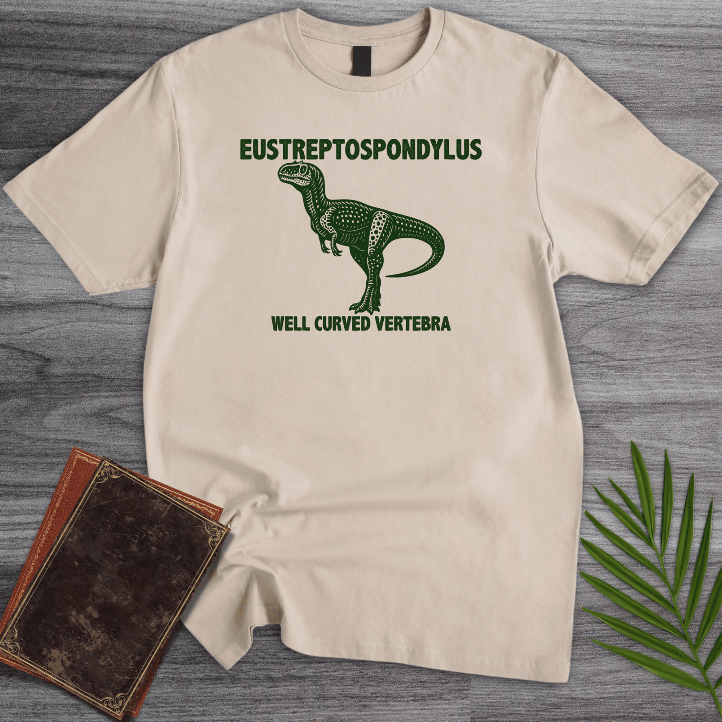 T-Shirt Sand / S Eustreptospondylus Well Curved Vertebra T-Shirt
