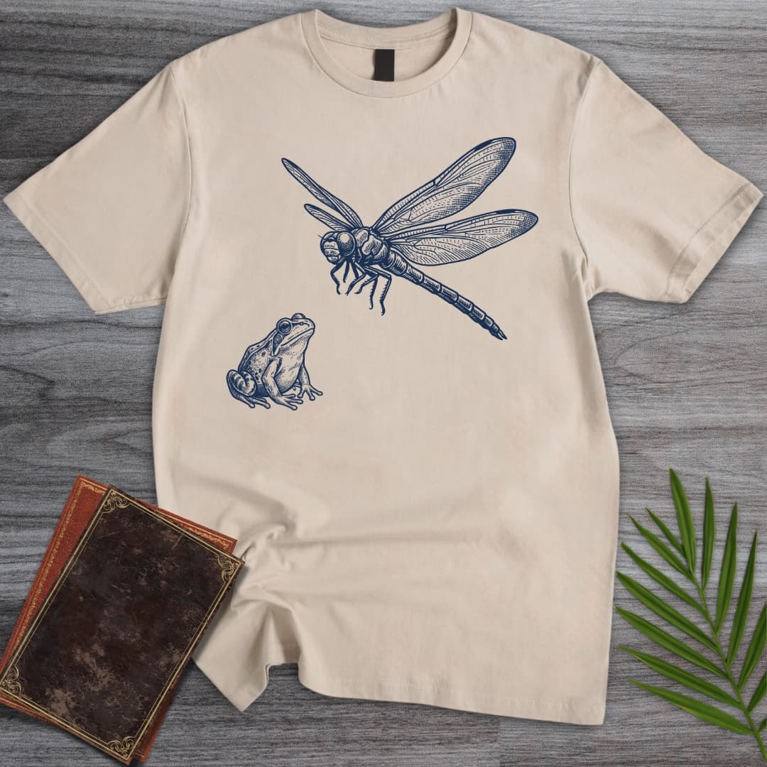 T-Shirt Sand / S Standoff Frog vs Meganisoptera T-Shirt