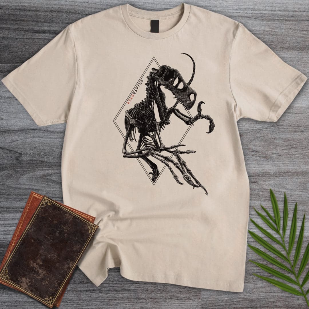 T-Shirt Sand / S Utah's Predator T-Shirt (farkas.art)